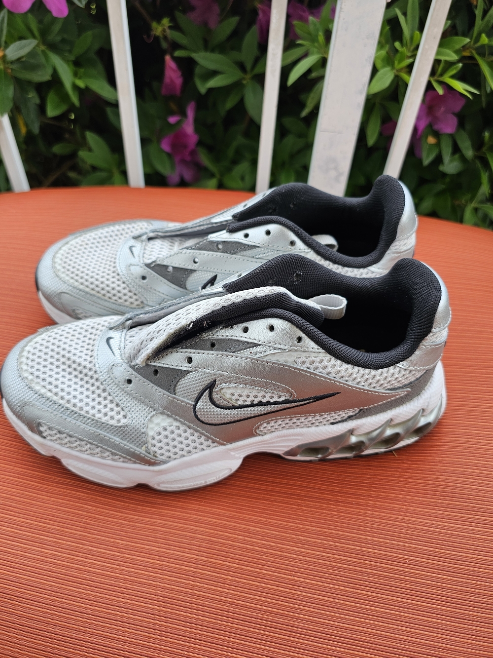 Nike Silver/Black Running Sneakers